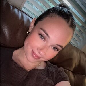 Meet your Posher, Lauren